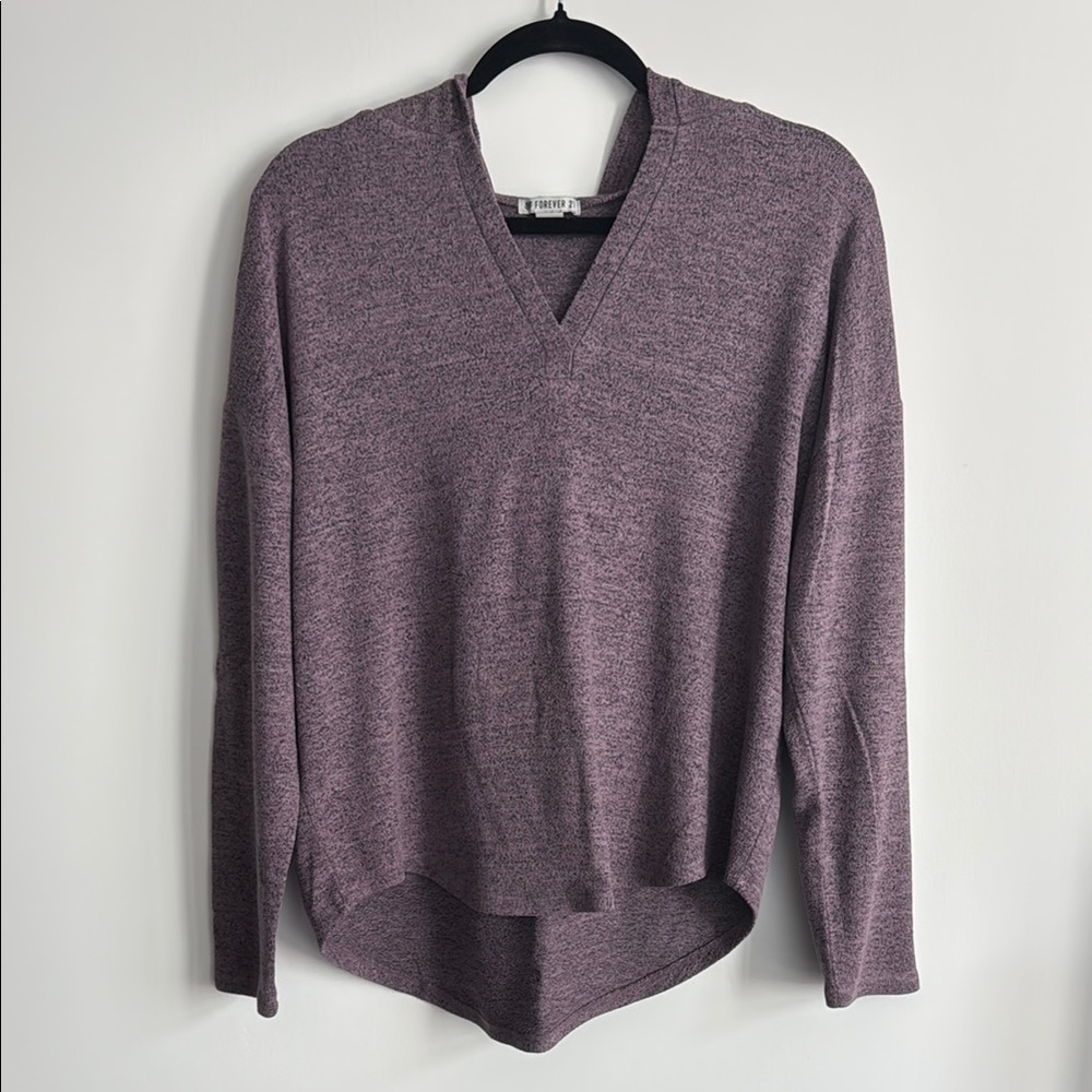 Forever 21 V-Neck Sweater Size S